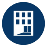 Logo du comité habitation: dans un cercle bleu, un bloc appartement blanc